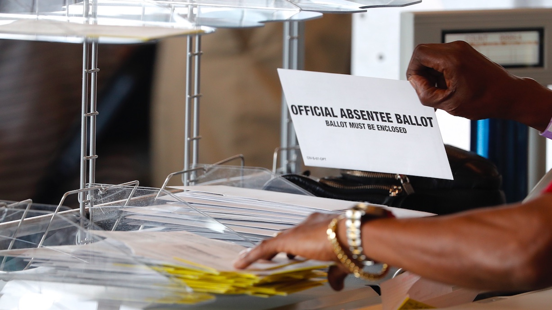 Georgia anuncia recuento a mano de los votos en las elecciones de EE.UU.