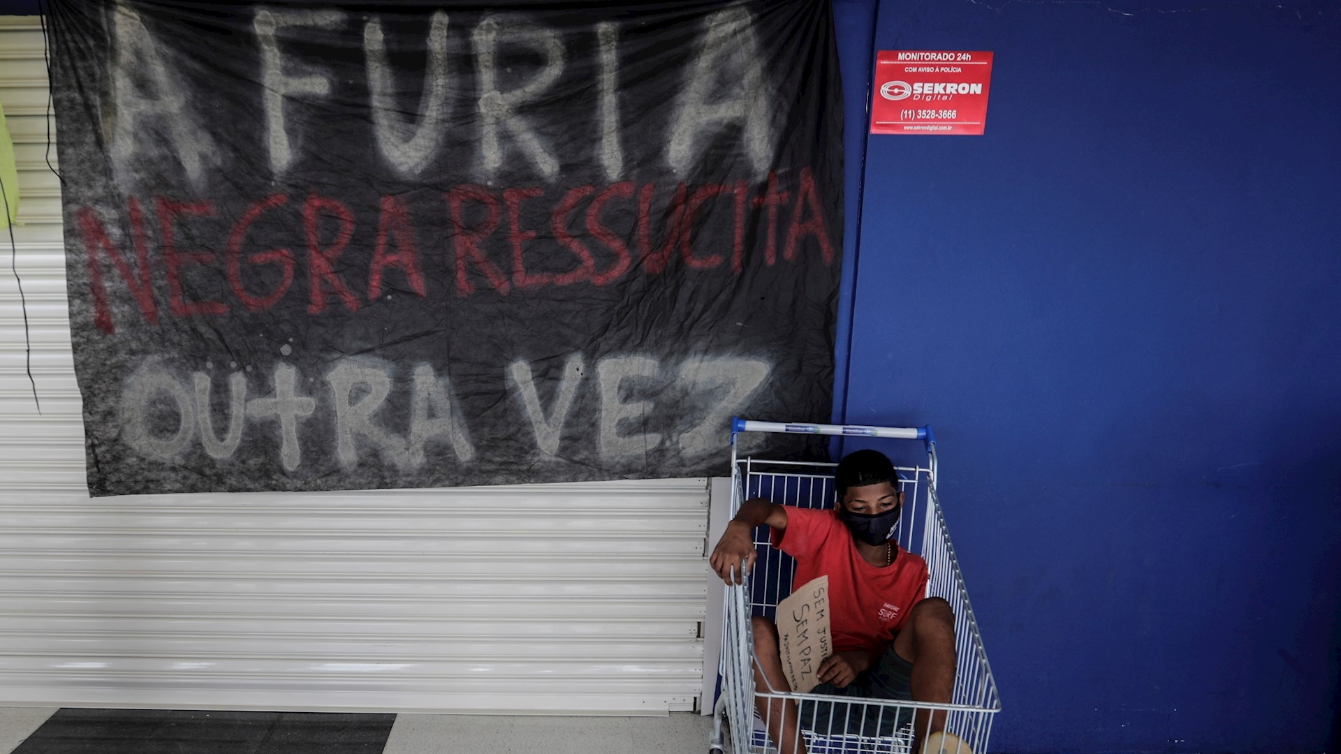 Brasil vive tercera jornada de protestas tras muerte de hombre negro a manos de guardias en supermercado - brasil-protestas-negro-muerto-guardias-supermercado-2