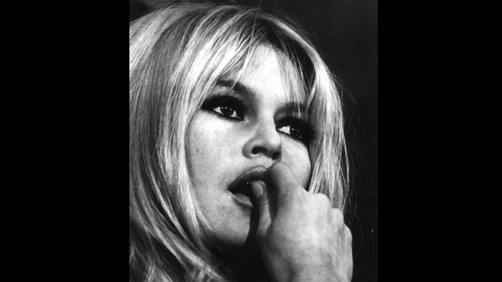 Brigitte Bardot confiesa intento de suicidio cuando era adolescente Brigitte Bardot confiesa intento de suicidio cuando era adolescente