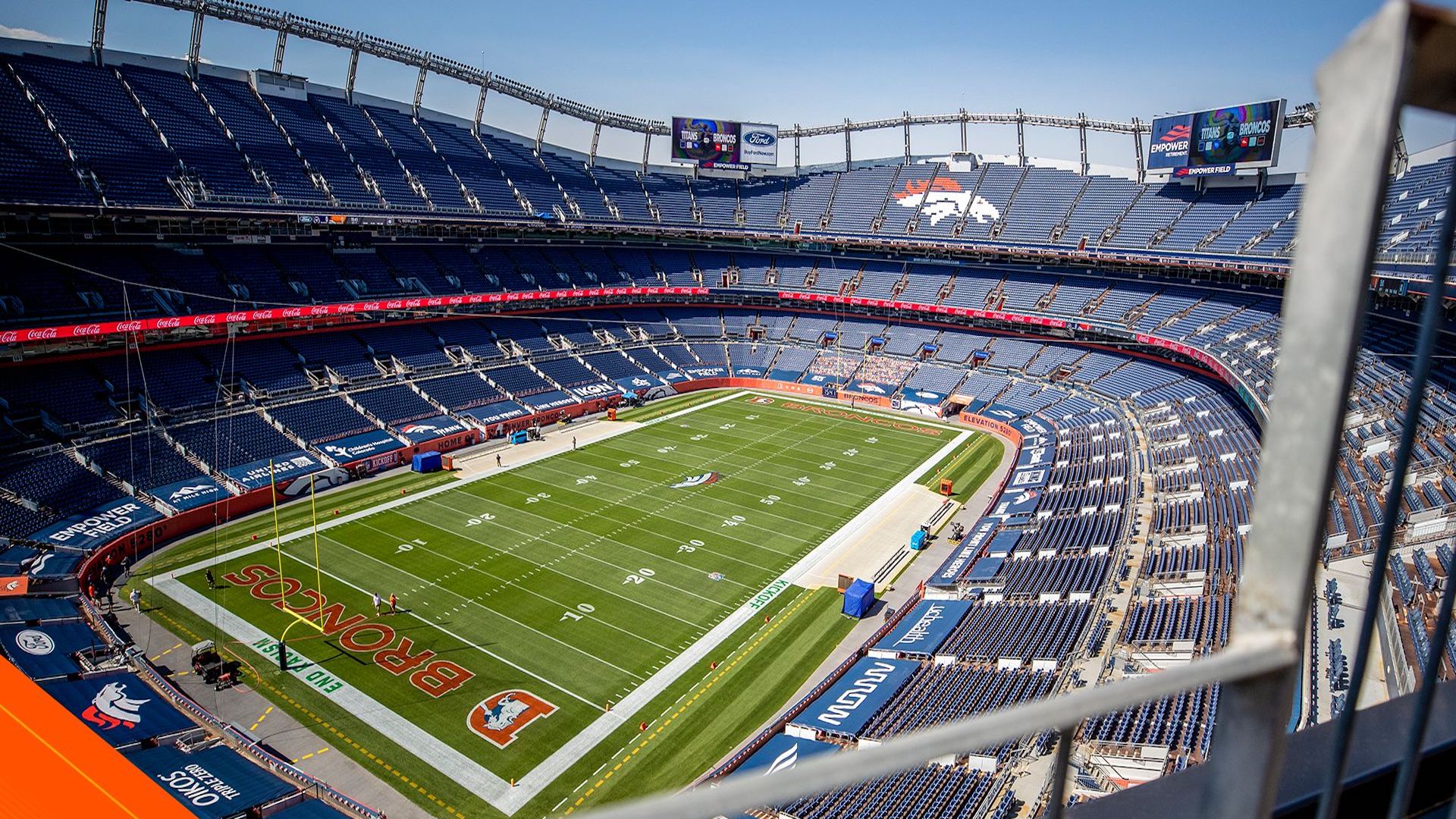 Broncos se quedan sin mariscales elegibles y un corredor será el titular