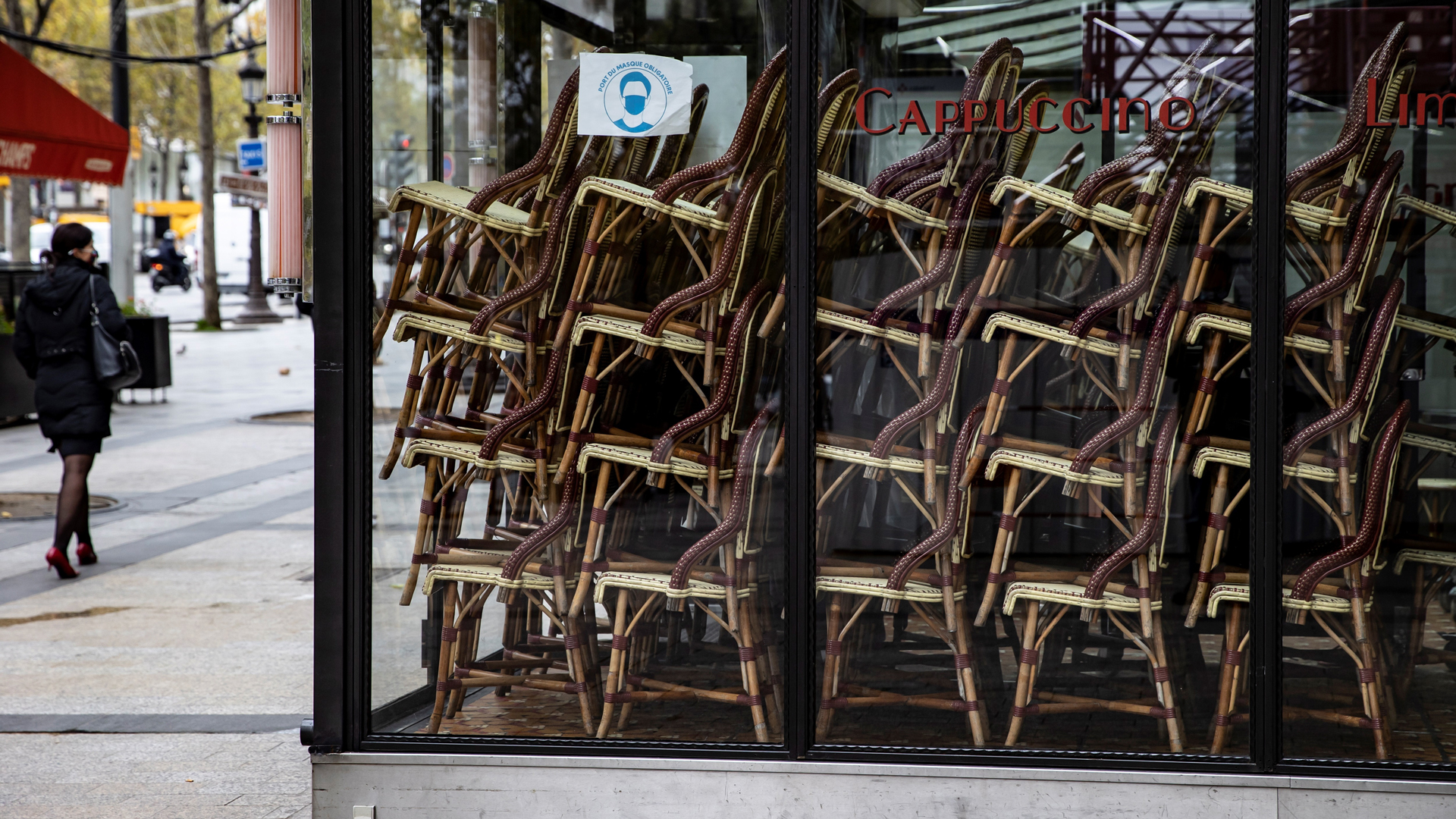 Aumentan restricciones a hostelería y vida nocturna en Europa para frenar COVID-19