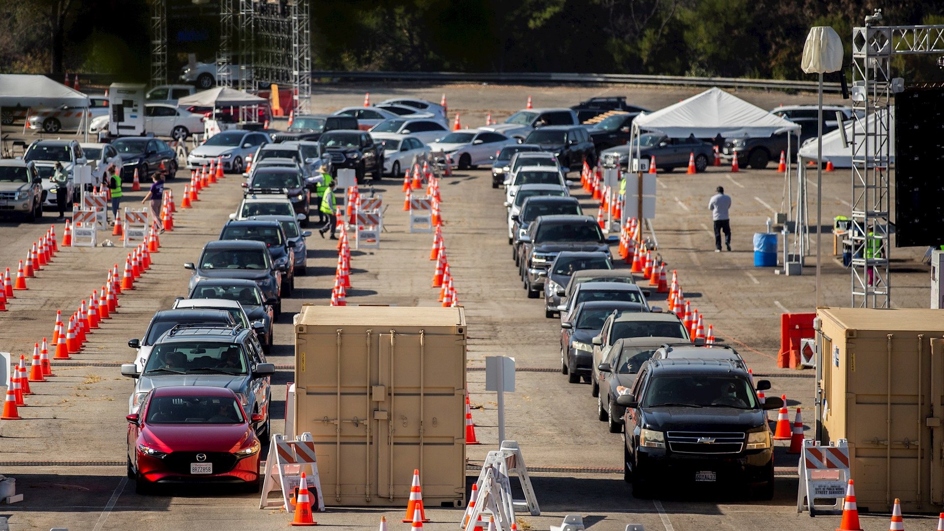 Endurecen restricciones en California por escalada de casos de COVID-19 Endurecen restricciones en California por escalada de casos de COVID-19