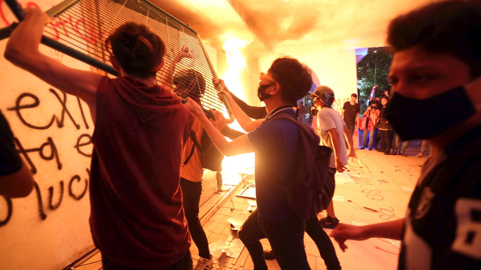 Represión a protesta en Cancún dejó tres heridos de bala y seis lesionados Represión a protesta en Cancún dejó tres heridos de bala y seis lesionados