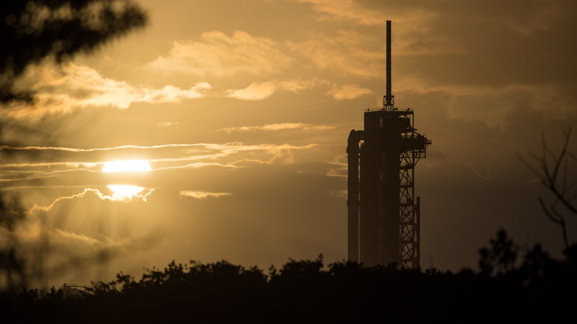 NASA y SpaceX alistan histórica misión tripulada a la EEI - centro-espacial-kennedy-de-cabo-canaveral