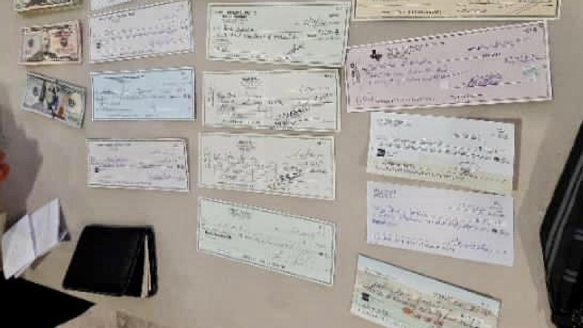 Aduanas y Guardia Nacional frenan ingreso ilegal de 19 millones de pesos en cheques y divisas en aduanas de Toluca y AICM