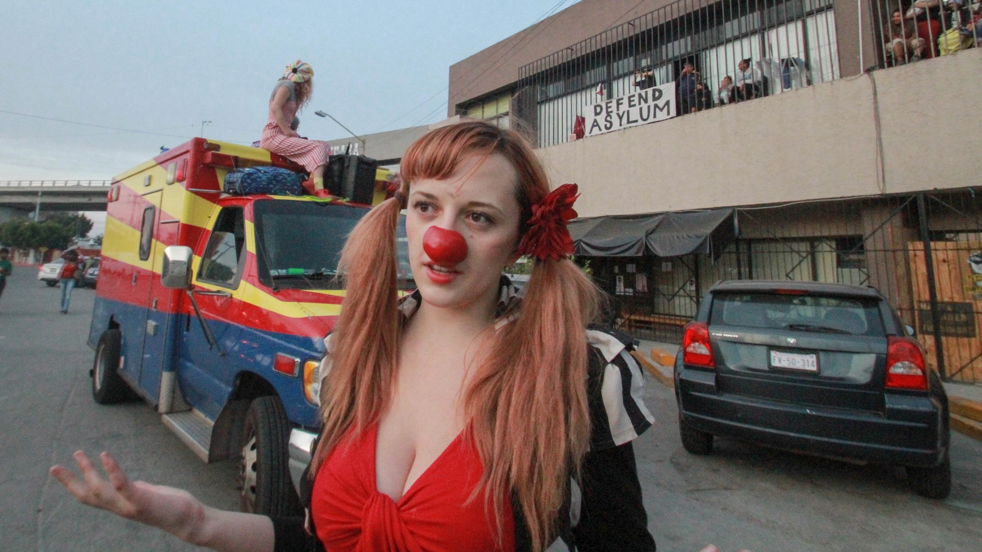 Circo lleva alegría a niños migrantes en albergue de Tijuana - circo-ninos-migrantes-tijuana-2