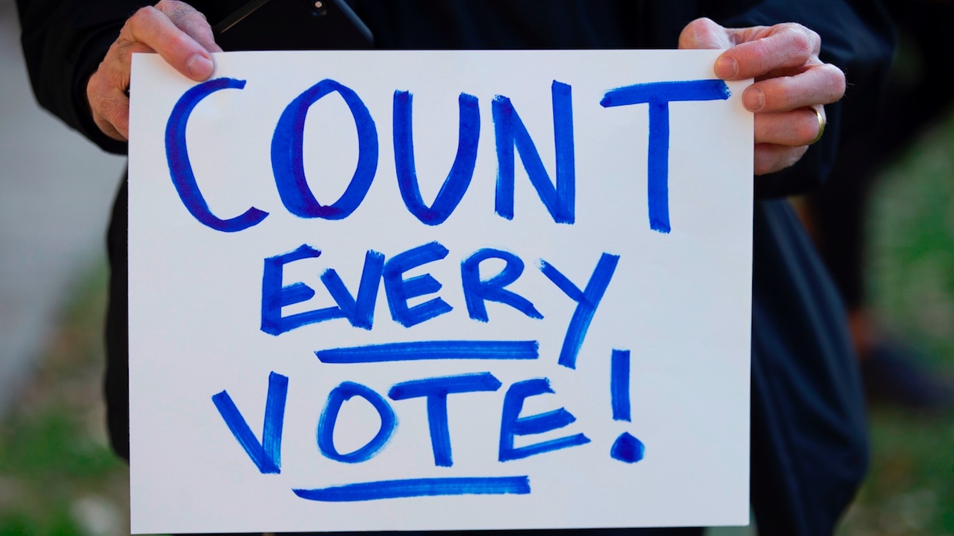 Conteo en cinco estados mantiene en suspenso los resultados de las elecciones presidenciales de EE.UU.