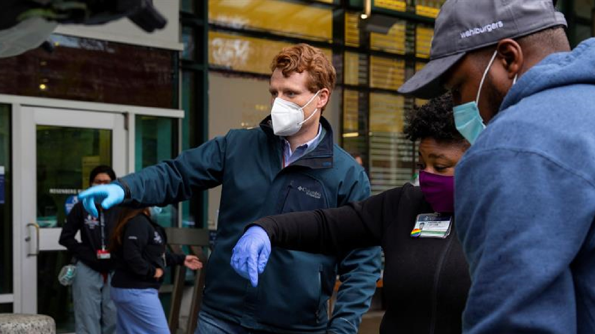 EE.UU. rebasa los 11 millones de casos confirmados de COVID-19; supera los 246 mil muertos