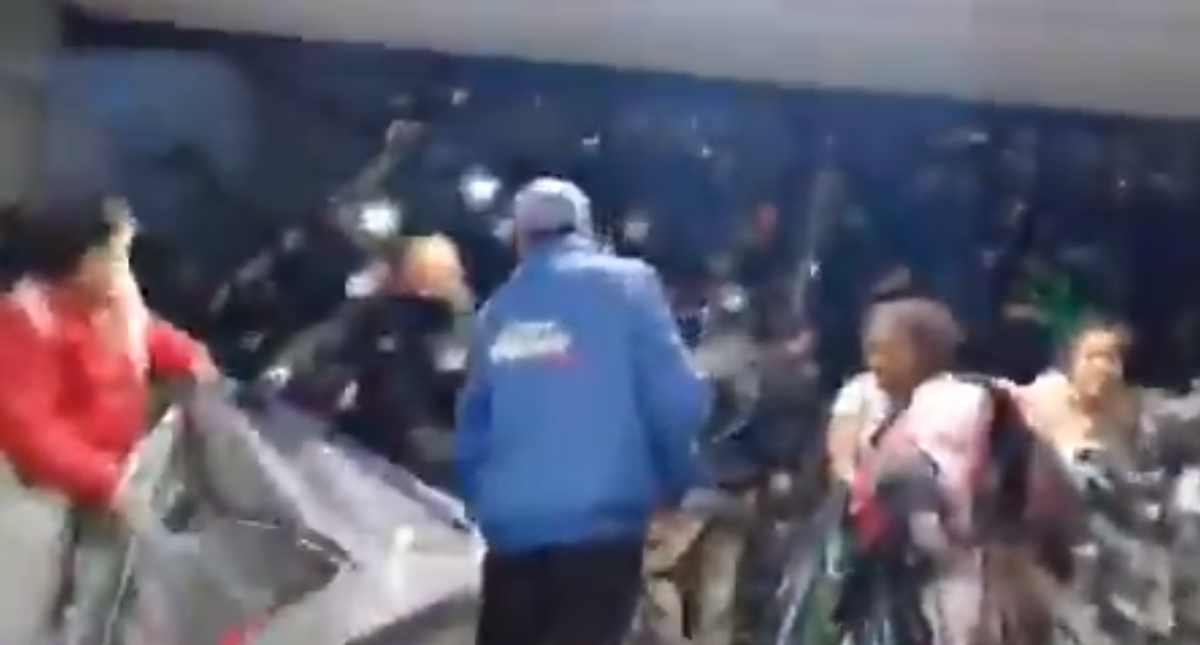 Agentes de FGR desalojan plantón en apoyo a Kenia Hernández; Fiscalía asegura que el caso ya corresponde al Poder Judicial