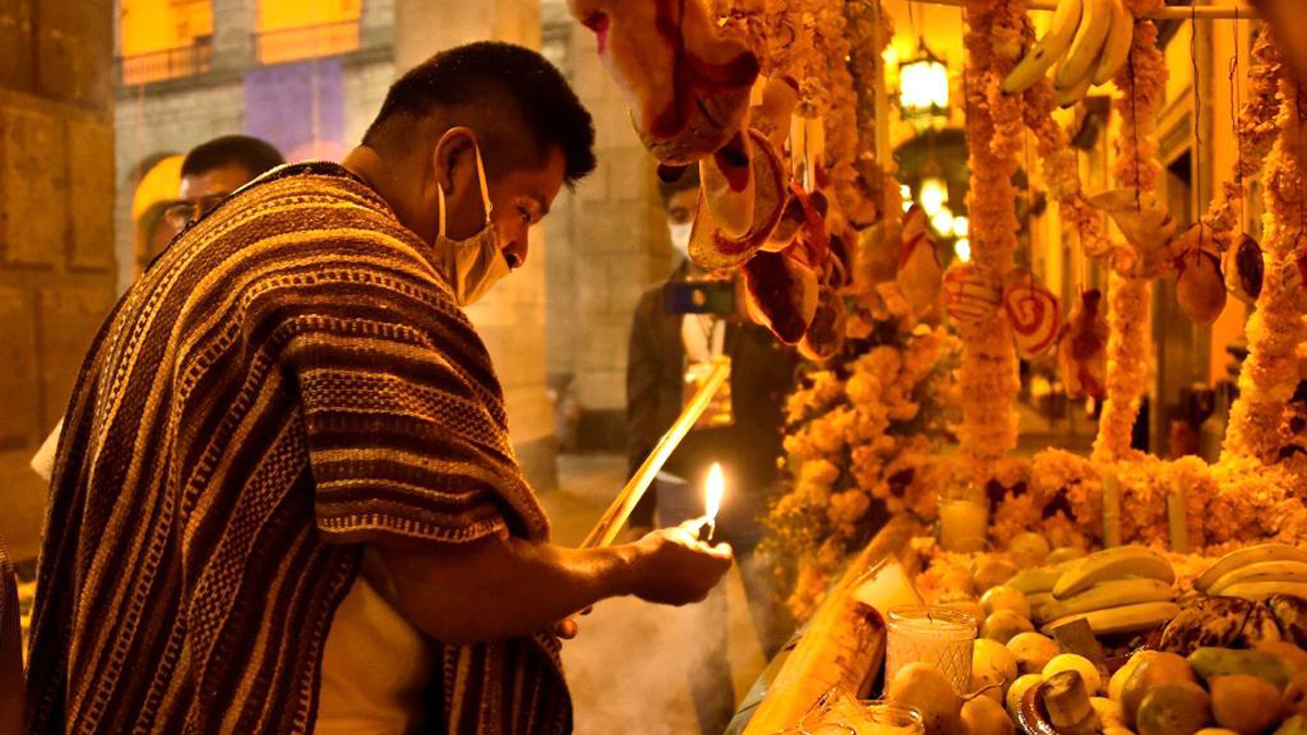 COVID-19 lleva a México a un inédito luto nacional por Día de Muertos COVID-19 lleva a México a un inédito luto nacional por Día de Muertos