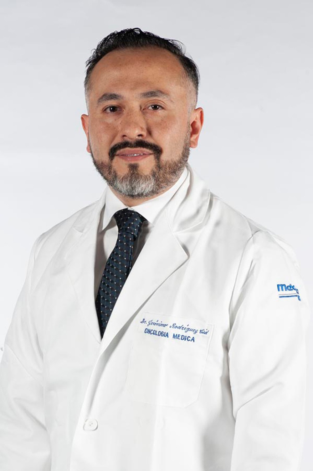 Biomarcadores son herramientas eficaces para tratar mejor el cáncer de pulmón - doctor-jeronimo-rodriguez-oncologo-medico-asignado-al-servicio-de-cancer-de-torax-en-el-iner