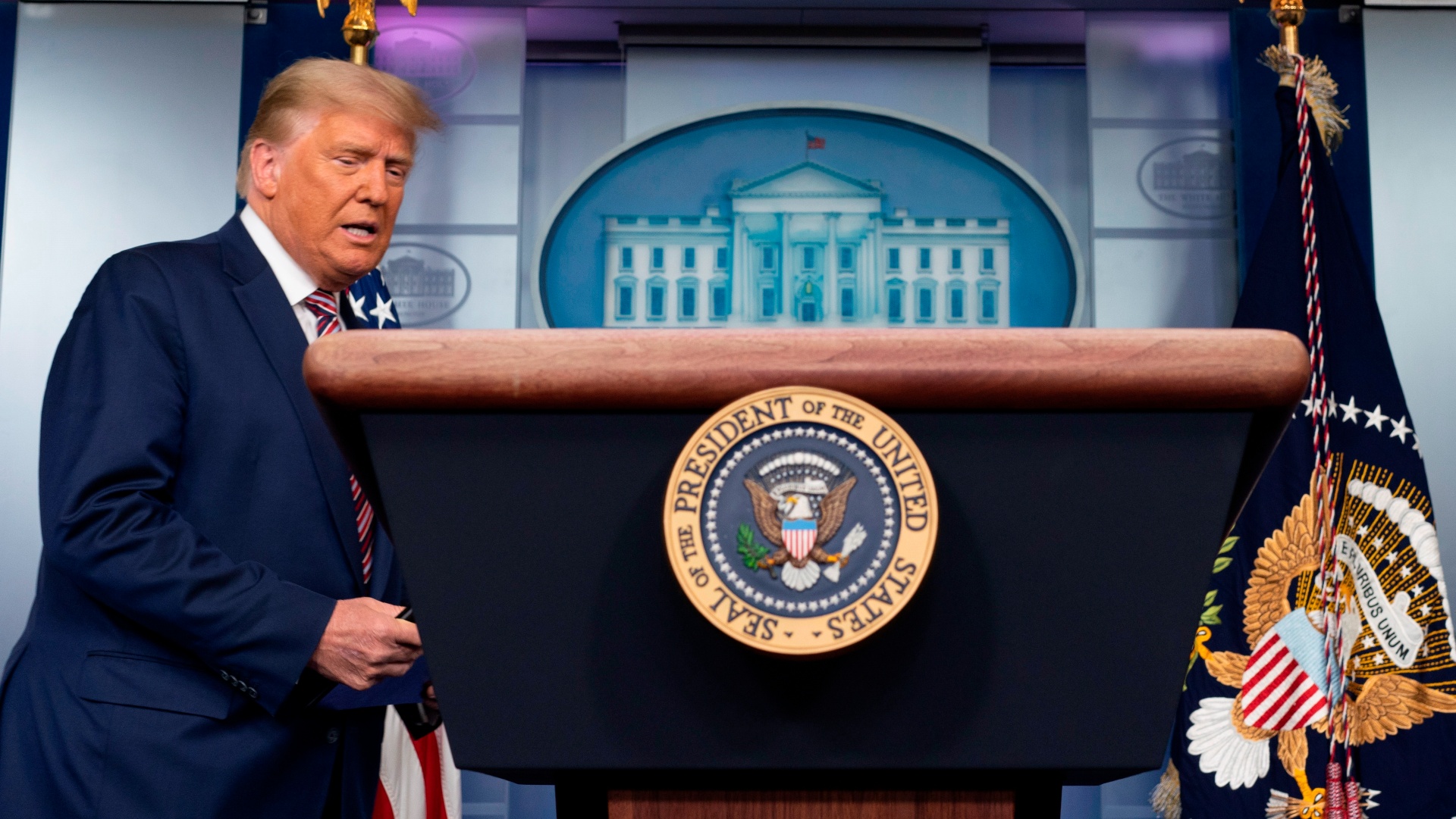 Medios critican estrategia de Trump al acusar de fraude electoral sin pruebas