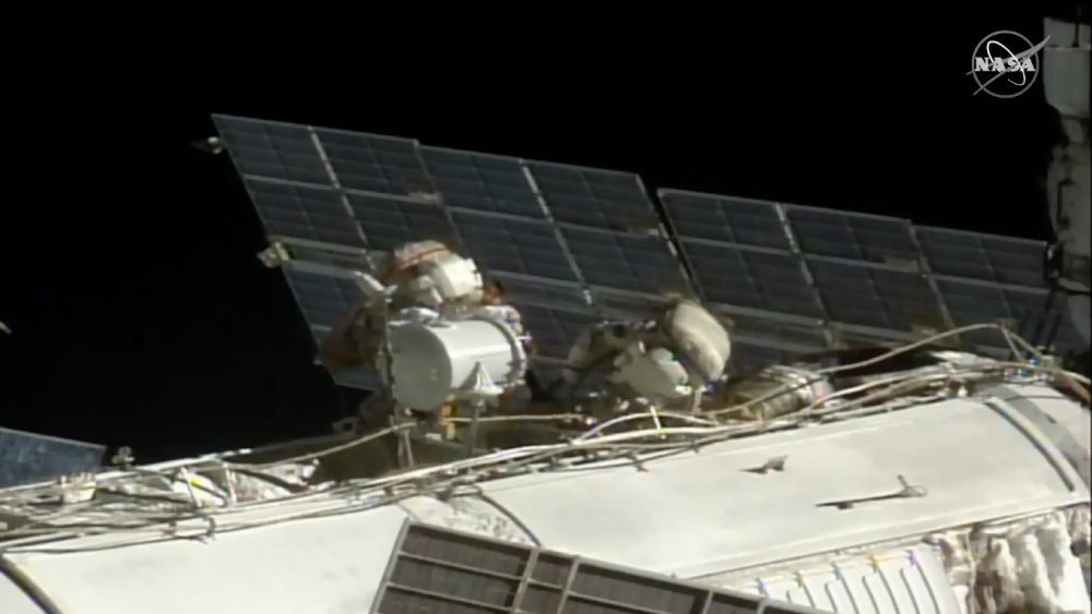 Cosmonautas rusos inician caminata espacial de mantenimiento de la Estación Espacial Internacional Cosmonautas rusos inician caminata espacial de mantenimiento de la Estación Espacial Internacional