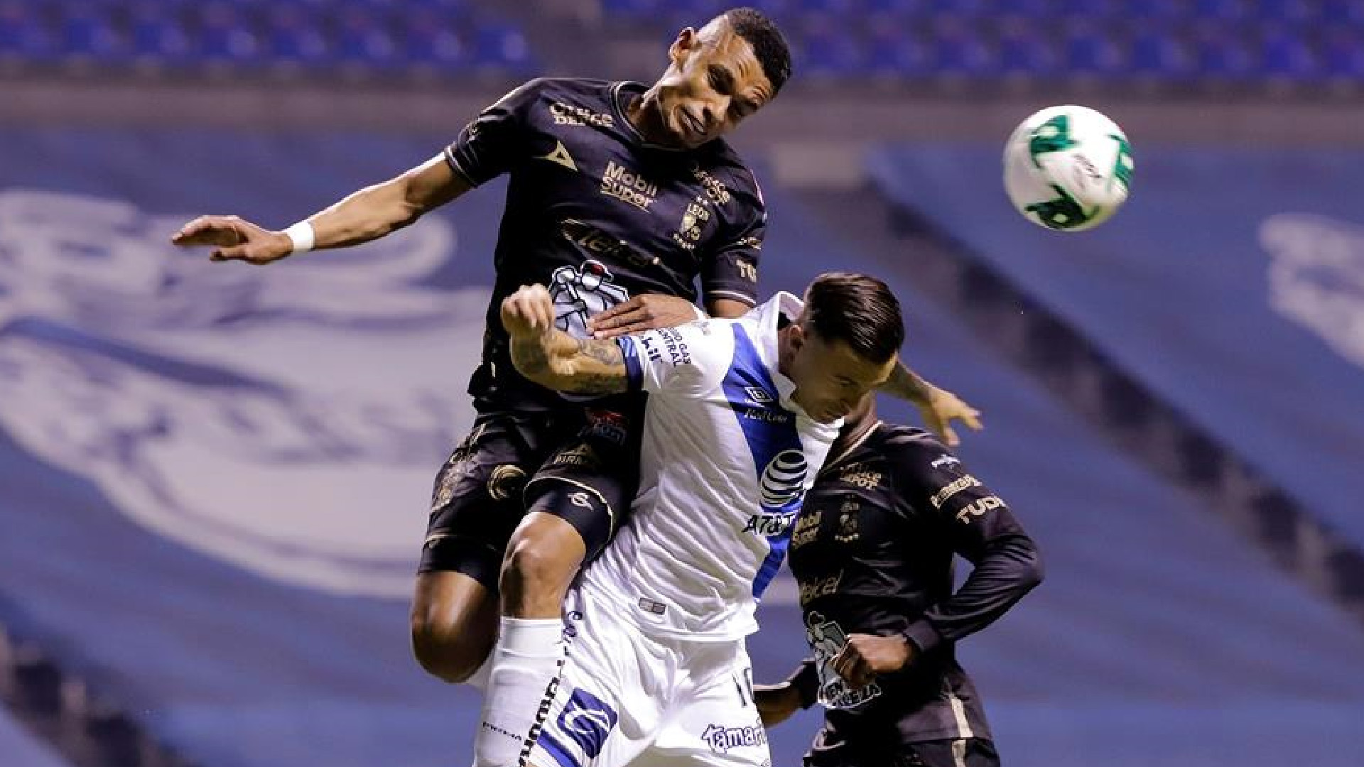 Puebla golpea 2-1 al líder León en la ida de los Cuartos de Final del Guardianes 2020