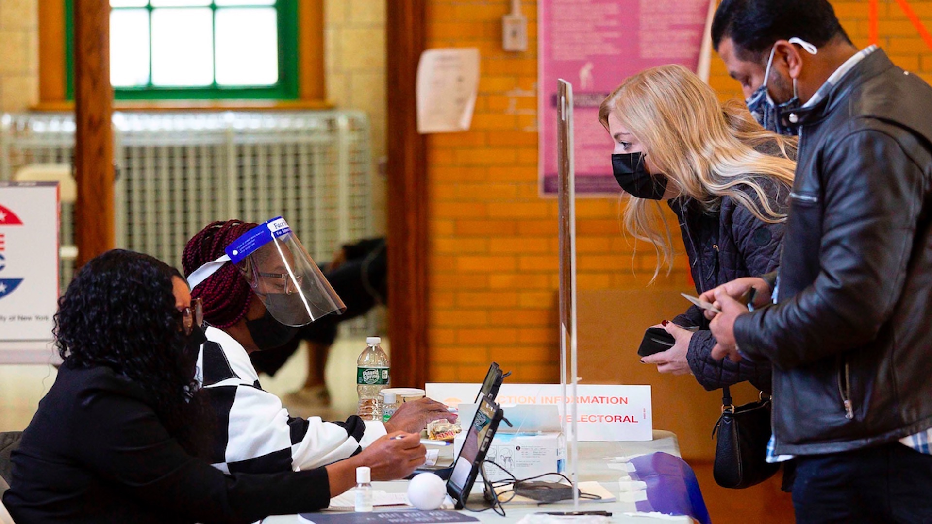 Cierran las urnas en Hawaii; únicamente siguen abiertas algunas en Alaska
