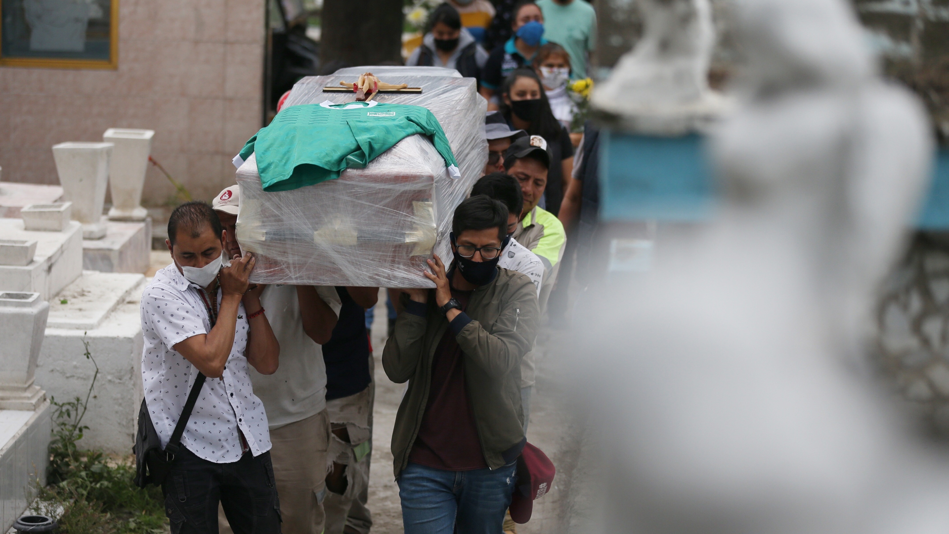 México rebasa las 321 mil muertes por COVID-19, revela estudio