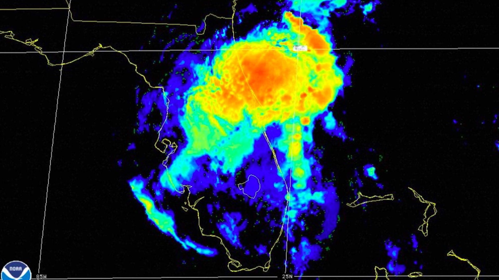 Eta cruza Florida con viento y lluvia para nuevamente salir al Atlántico tras su recorrido por el Caribe