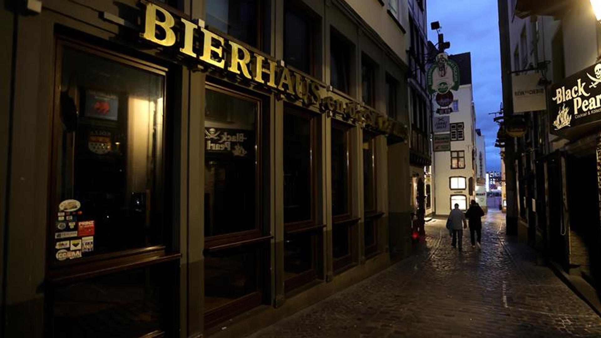 Aplican más restricciones en países europeos para evitar colapso sanitario por COVID-19