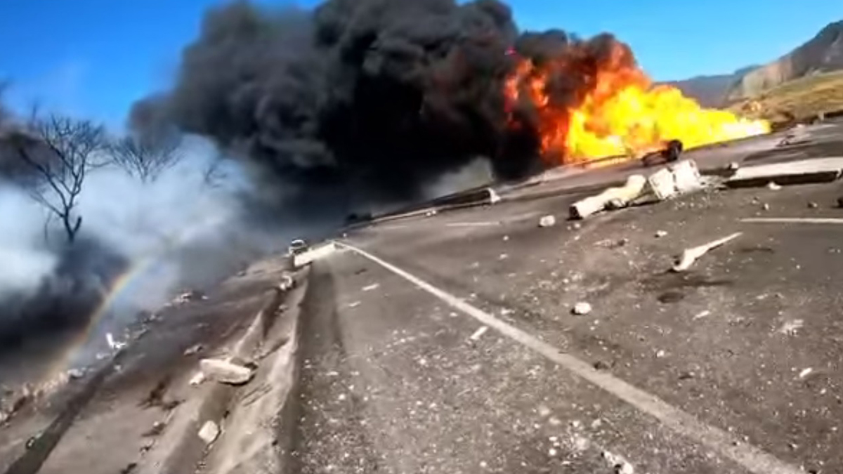 Nuevo video de la explosión de pipa sobre la autopista Tepic-Guadalajara