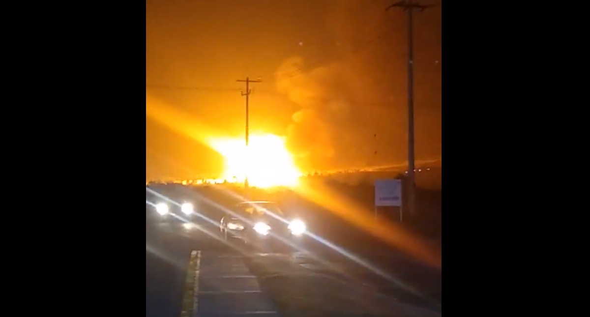 #VIDEO Fuerte incendio y explosión en empresa gasera de Apan, Hidalgo; abren investigación