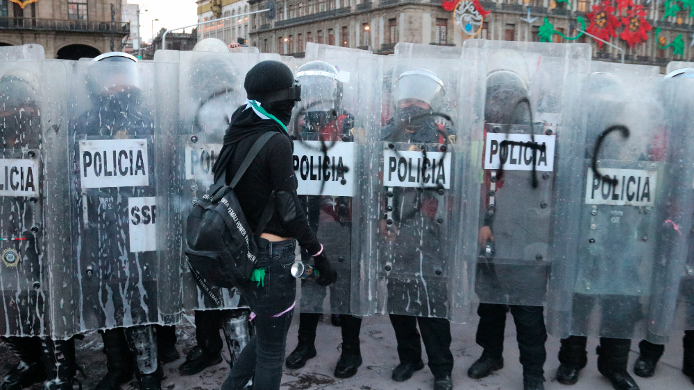 Claudia Sheinbaum niega abuso policial en marcha feminista en la CDMX Claudia Sheinbaum niega abuso policial en marcha feminista en la CDMX