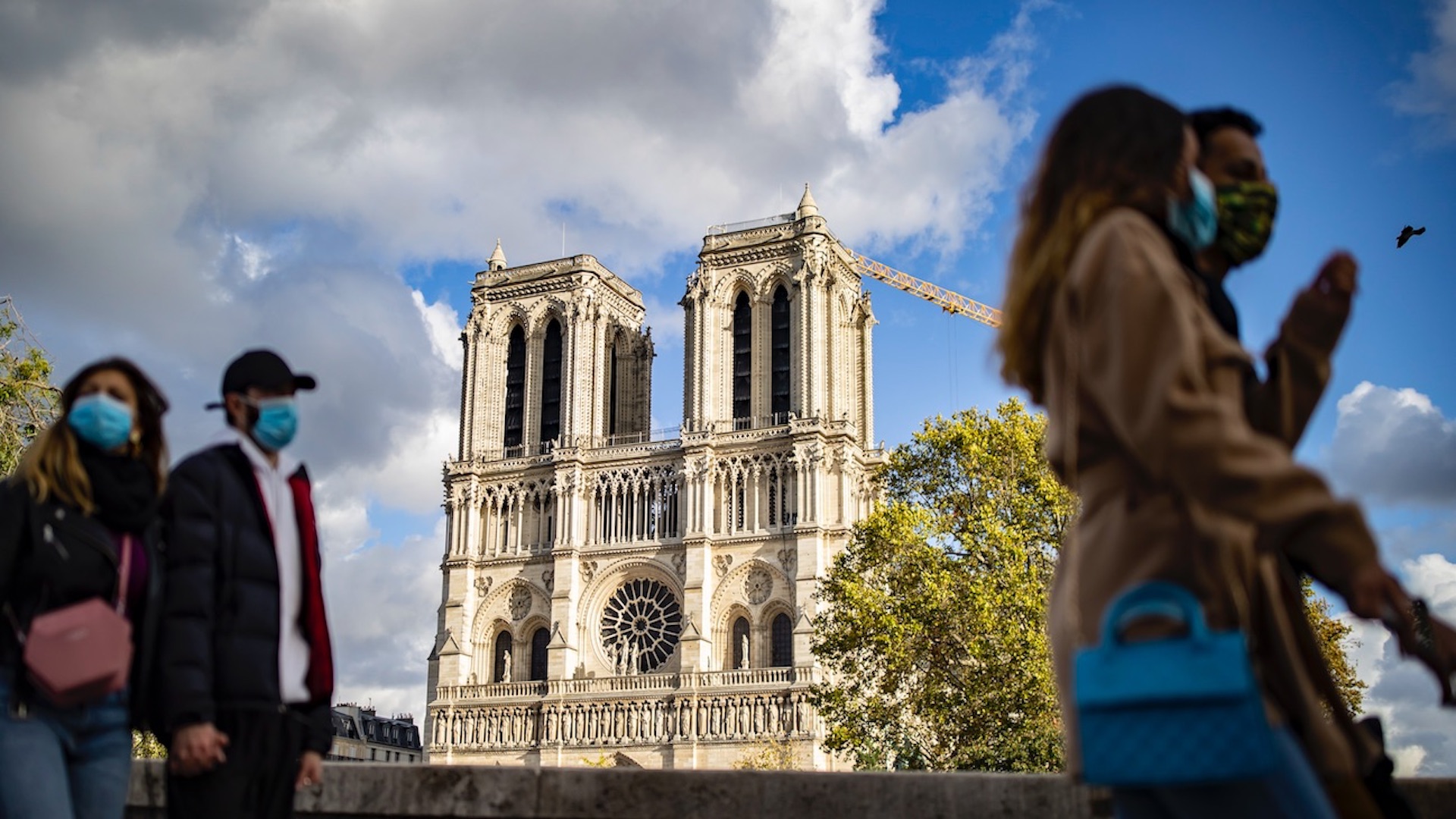 Francia registra casi 400 muertes y más de 40 mil nuevos contagios de COVID-19