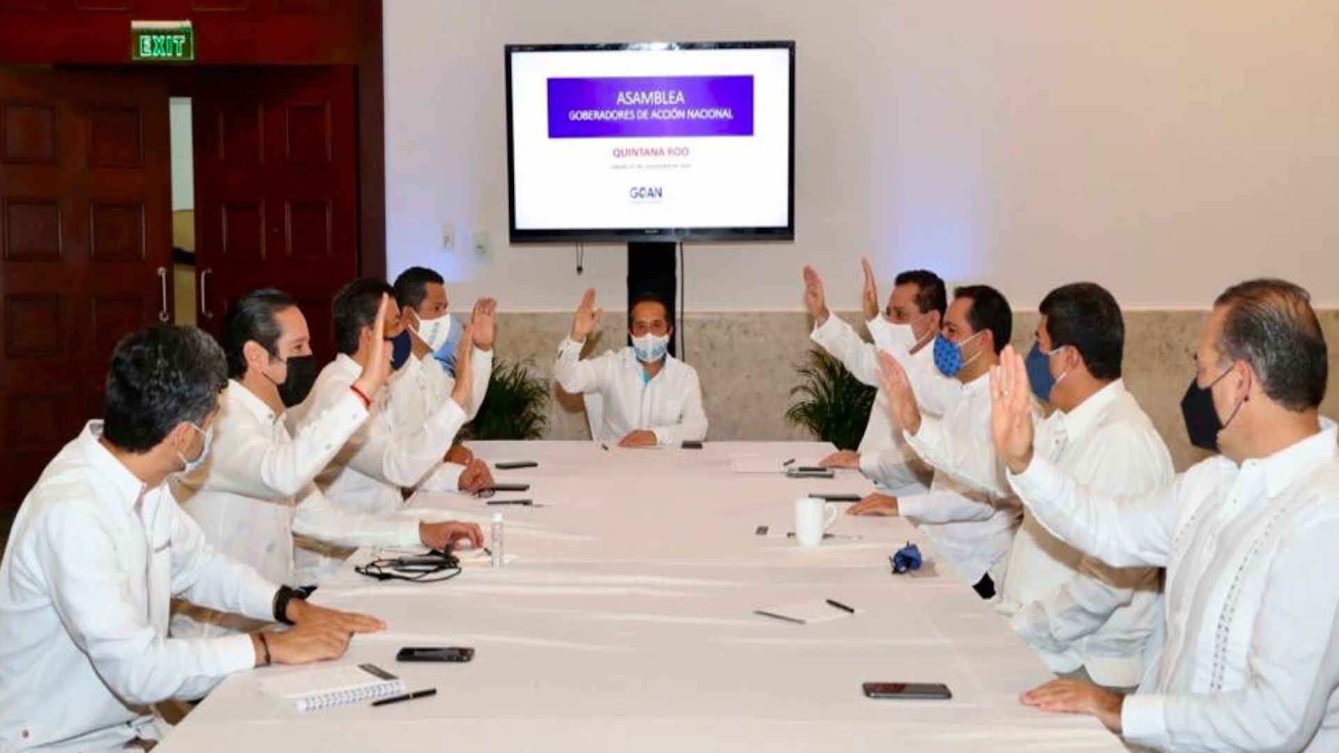 Carlos Joaquín González se convierte en el nuevo presidente de asociación de gobernadores panistas Carlos Joaquín González se convierte en el nuevo presidente de asociación de gobernadores panistas