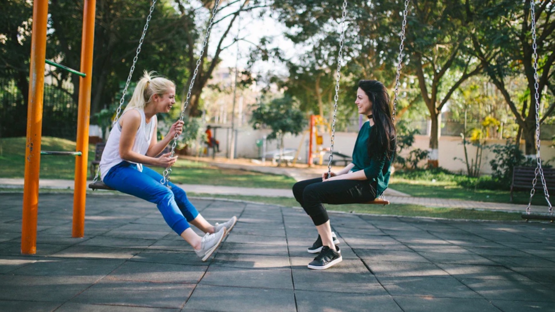 Descubren la causa por la que es más fácil entender que hablar otra lengua