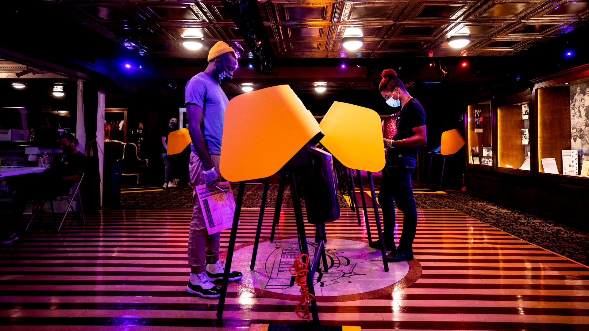 Sin sorpresas en los primeros resultados en Estados Unidos, según las proyecciones