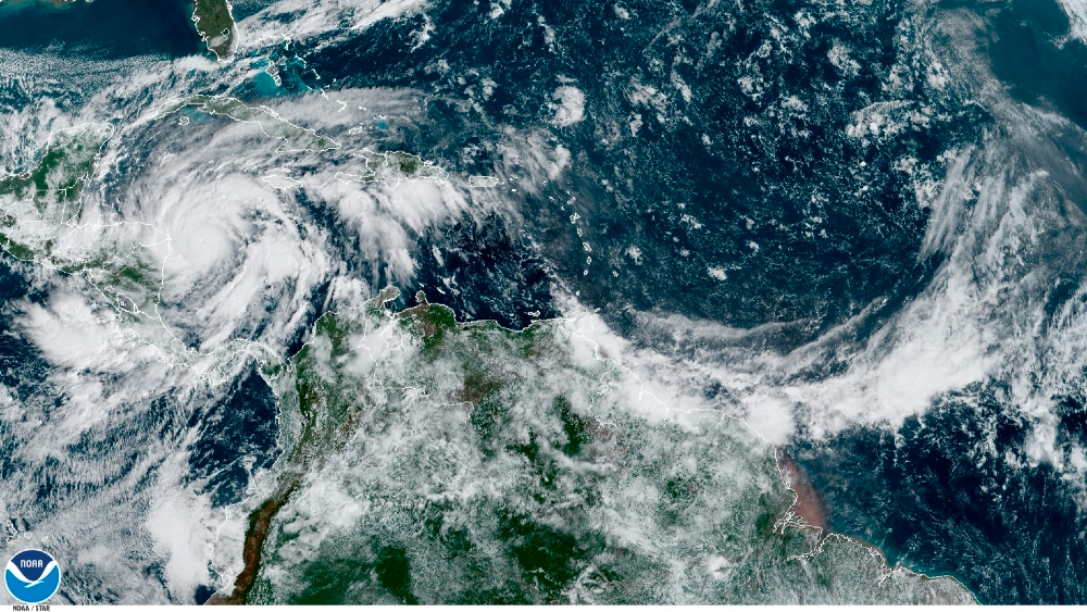 ‘Eta’ es ya un huracán y crecerá antes de acercarse a Nicaragua y Honduras