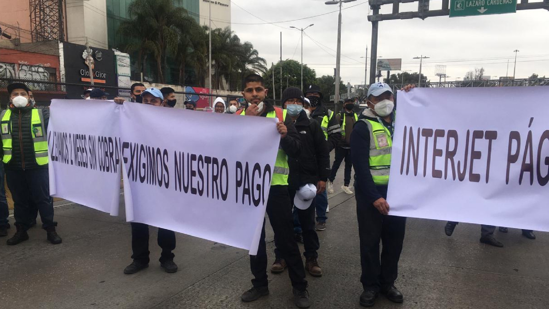 Trabajadores de Interjet cerraron Circuito Interior en CDMX para exigir pagos retrasados - interjet-trabajadores2
