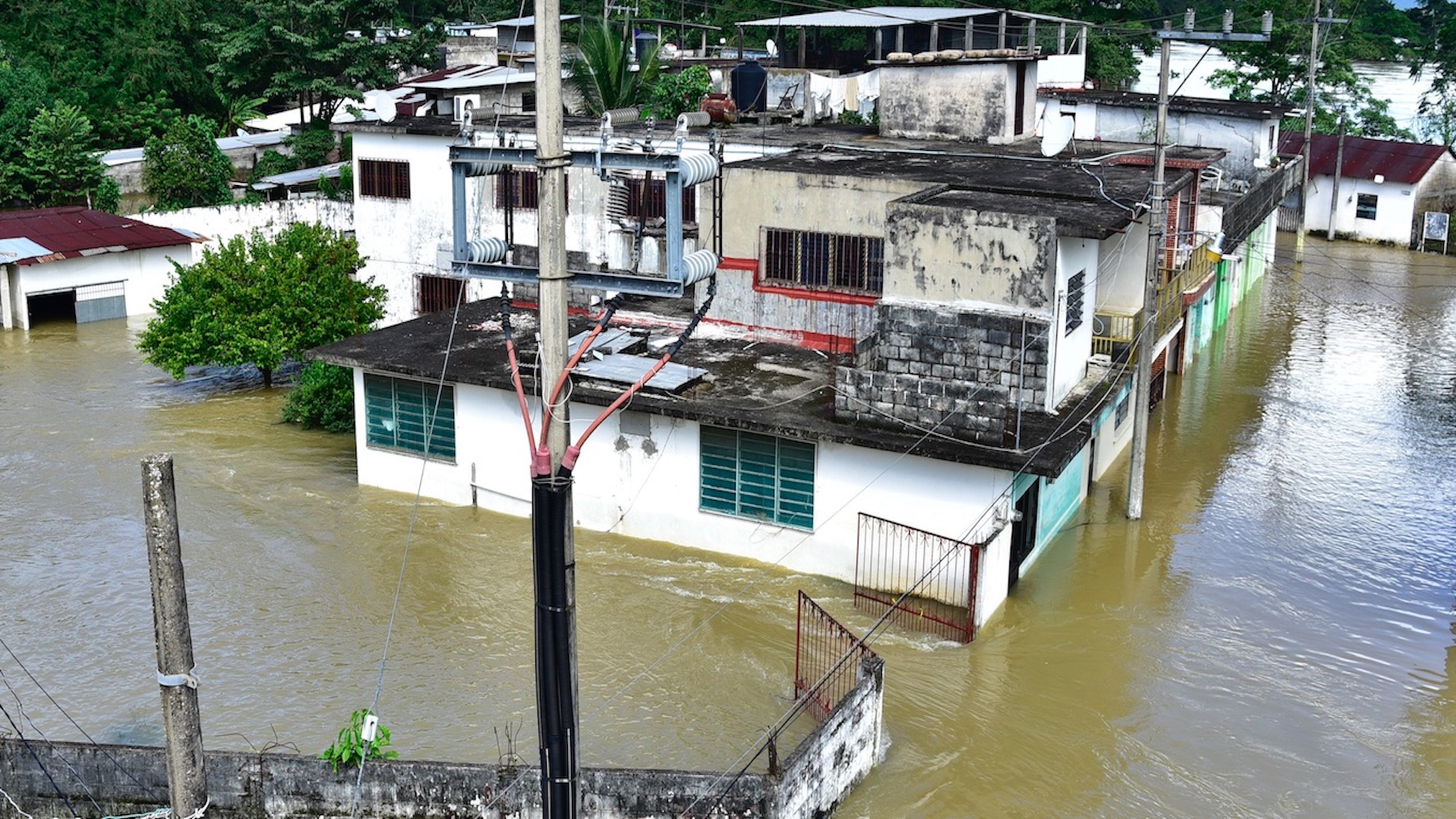 Desalojan comunidades de Tabasco ante incremento de nivel del río Usumacinta