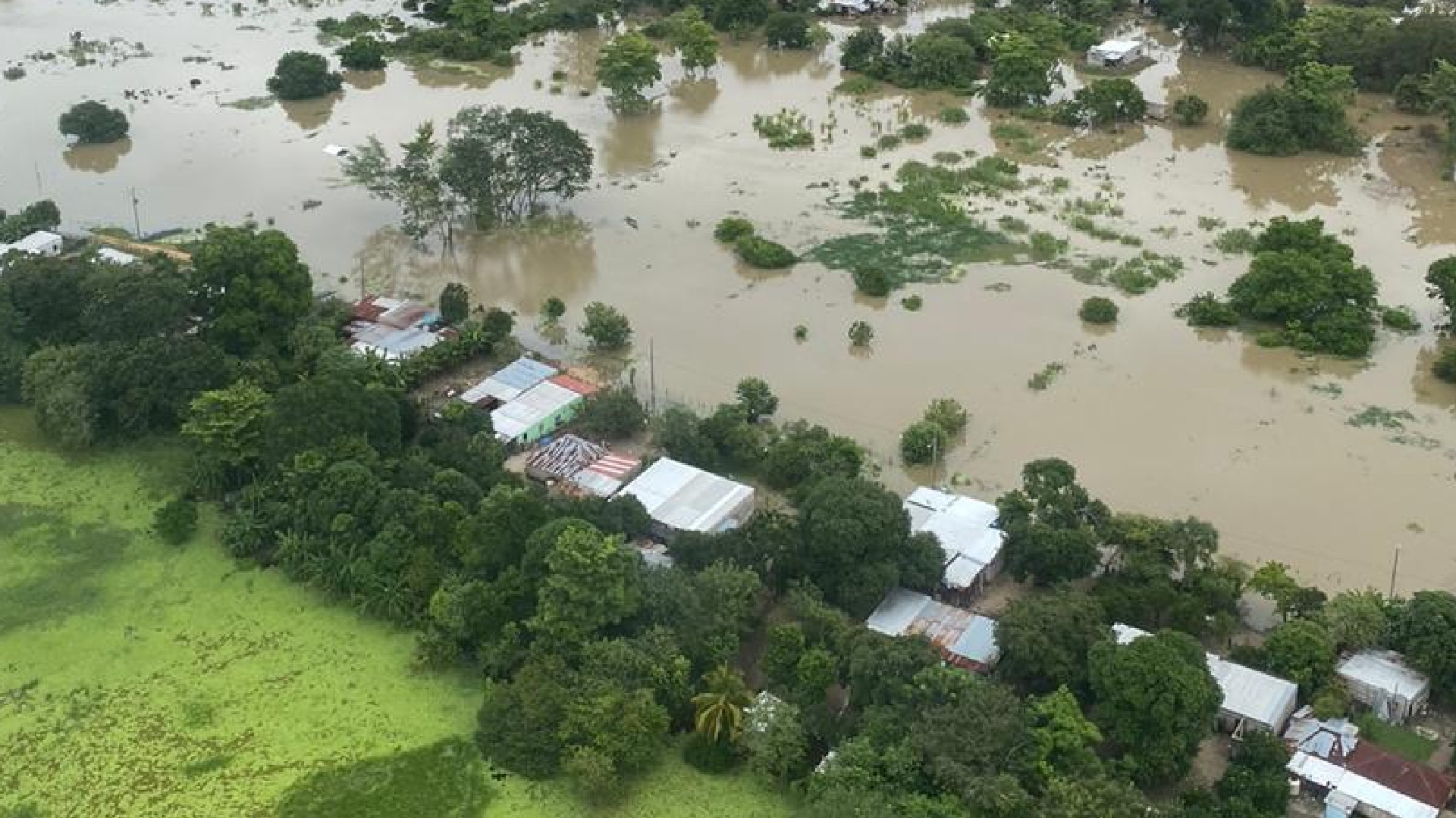 Inundaciones y deslaves afectan a Tabasco y Chiapas