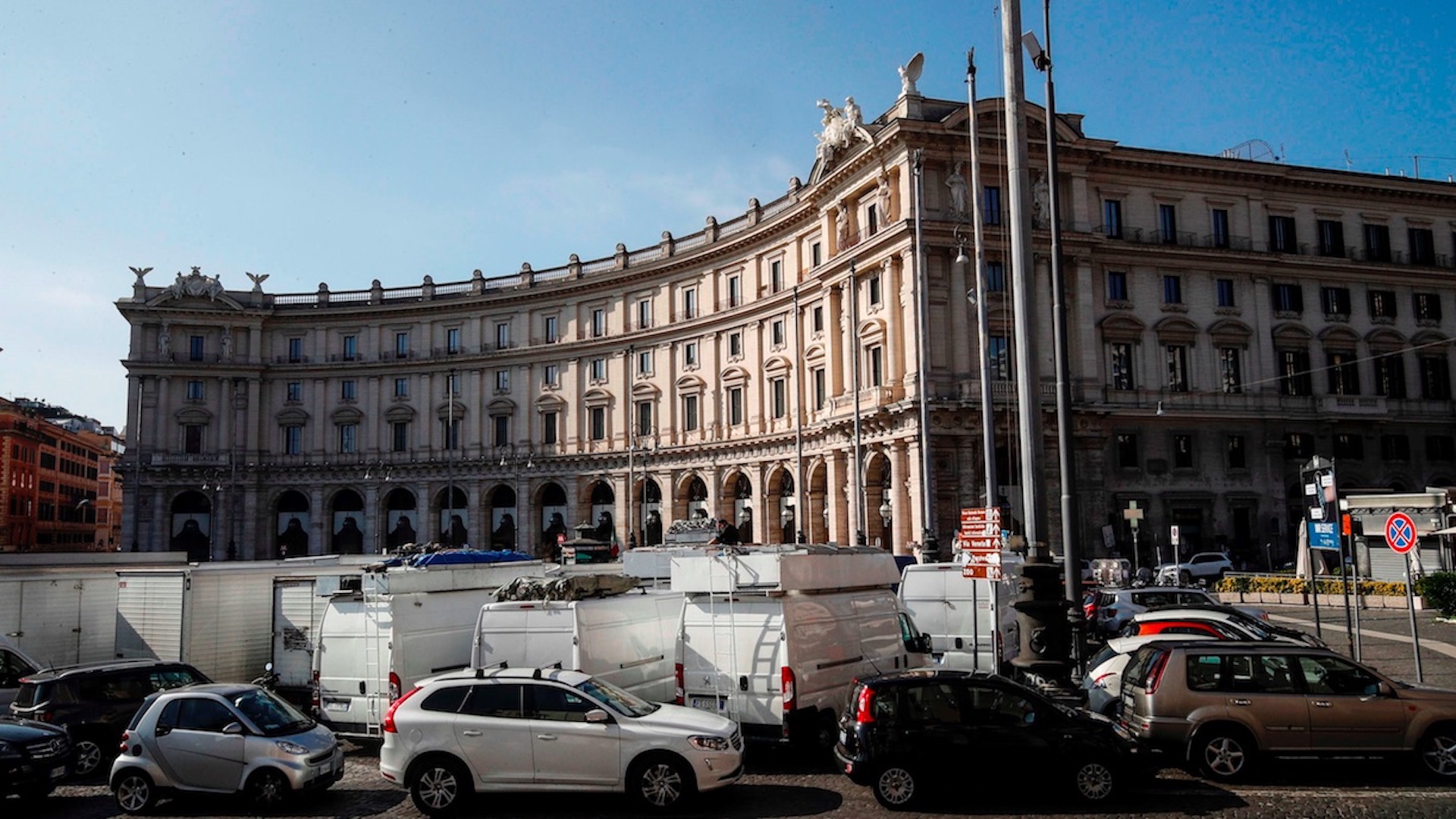 Italia analiza extender cierres y restricciones a nuevas regiones ante incremento de casos de COVID-19