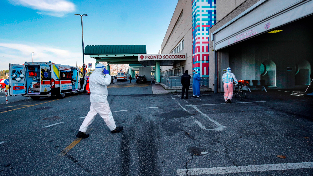 Europa, con récord de muertes por COVID-19, busca evitar que contagios repunten en Navidad Europa, con récord de muertes por COVID-19, busca evitar que contagios repunten en Navidad