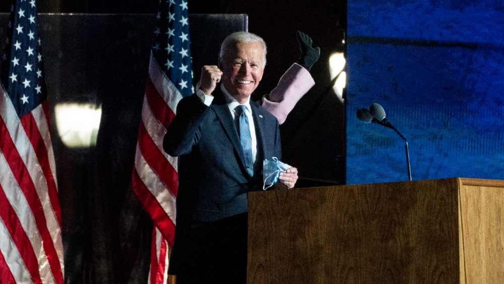 Biden eleva sus opciones al tomar la delantera en el conteo en Michigan