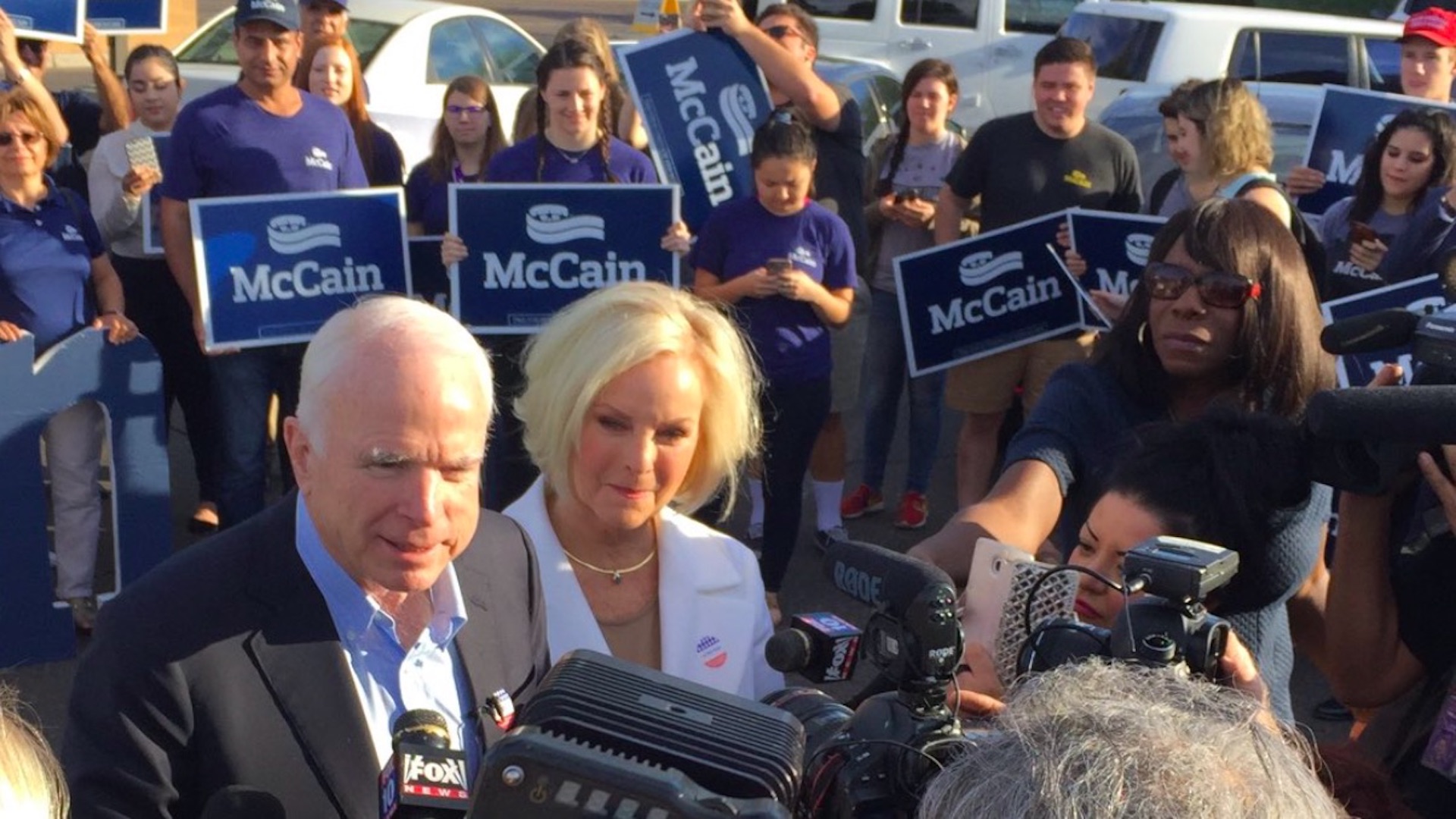 Familia de John McCain está “aliviada” por el triunfo de Biden sobre Trump