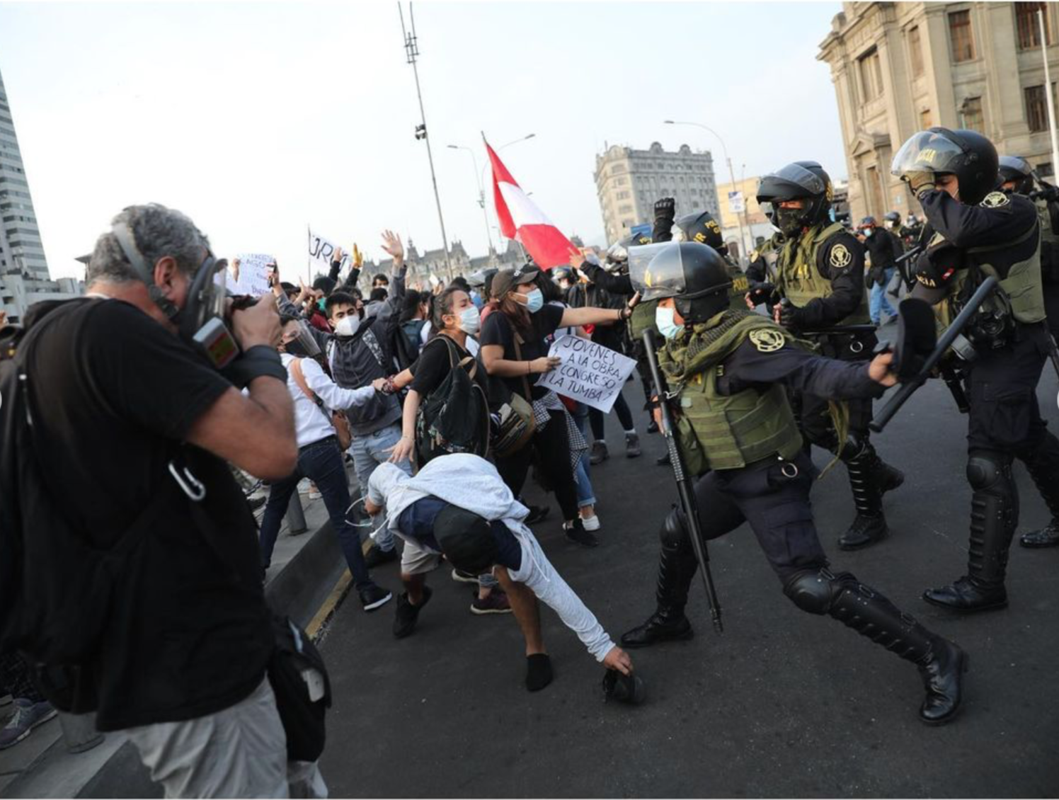 ¡Jóvenes a la obra! - jovenesalaobralauragarza