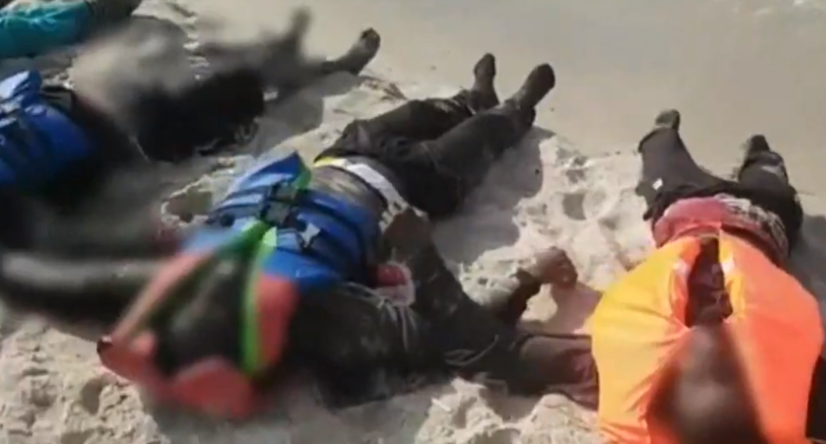 Al menos 74 muertos al naufragar embarcación precaria en Libia