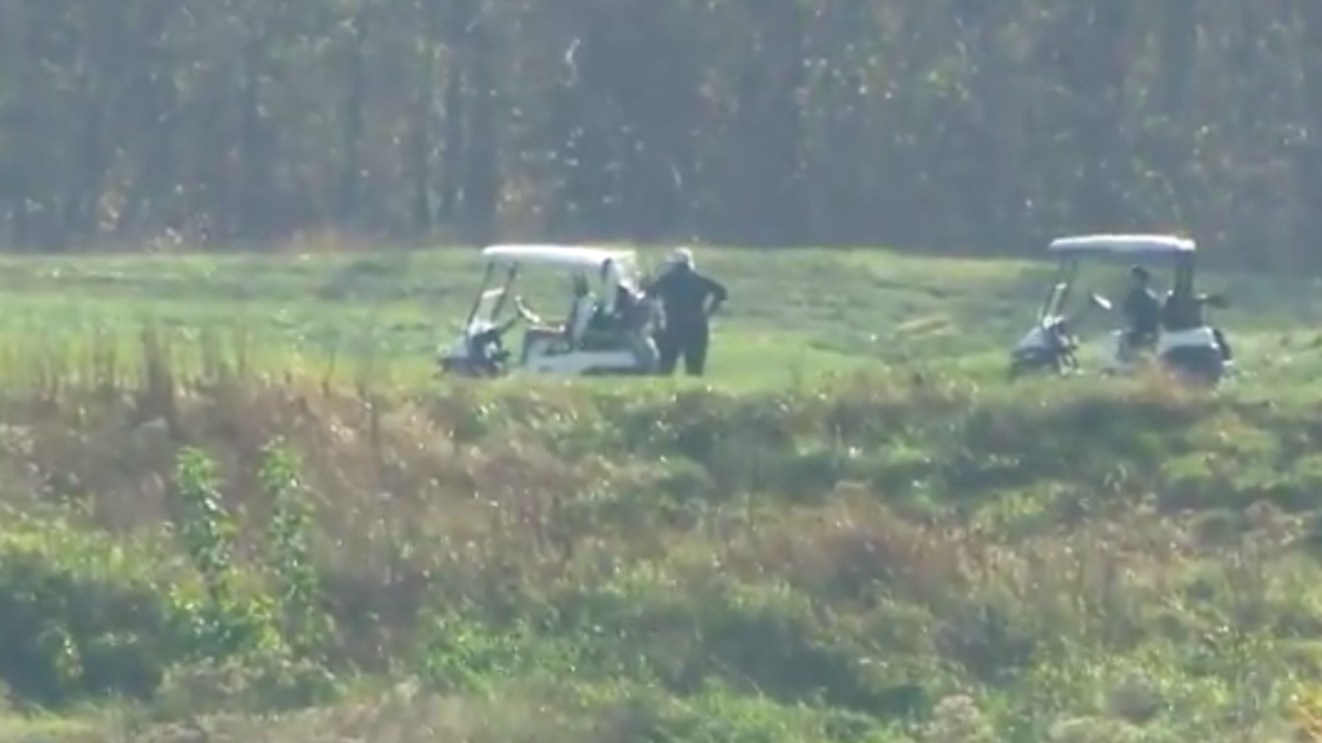 #Video Donald Trump juega golf tras virtual triunfo de Joe Biden