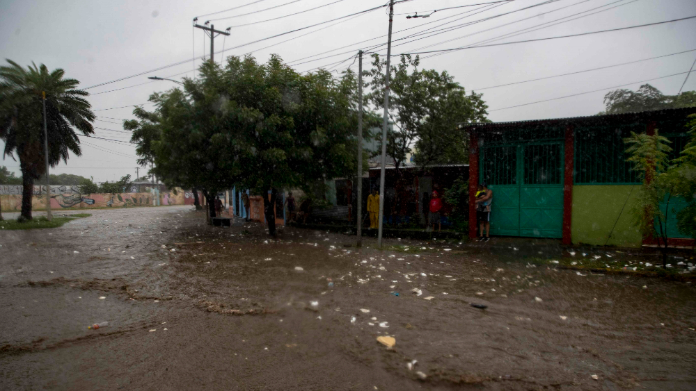 Suben a ocho los muertos por el paso del huracán Iota en Nicaragua