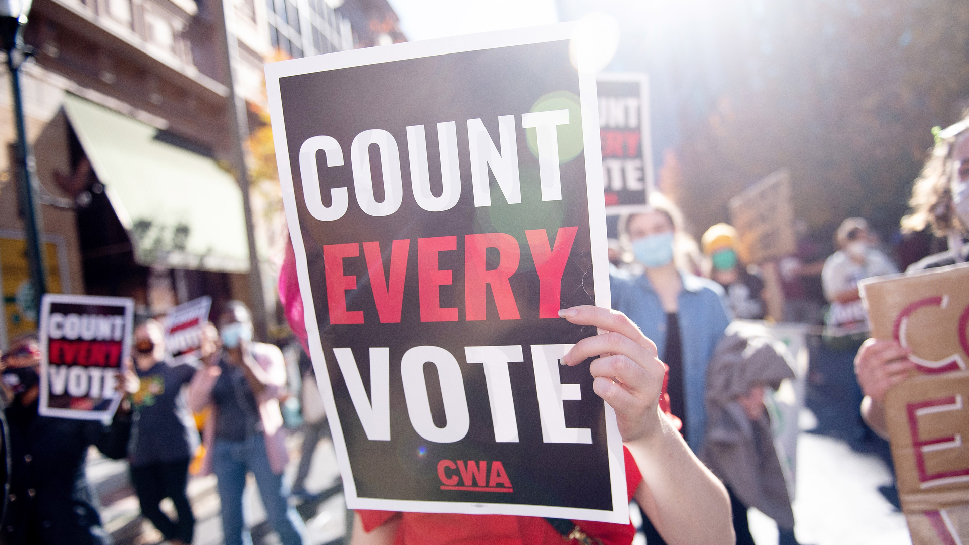 La pesadilla logística de contar votos en Estados Unidos - manifestacion-que-exige-conteo-voto-por-voto-en-eeuu