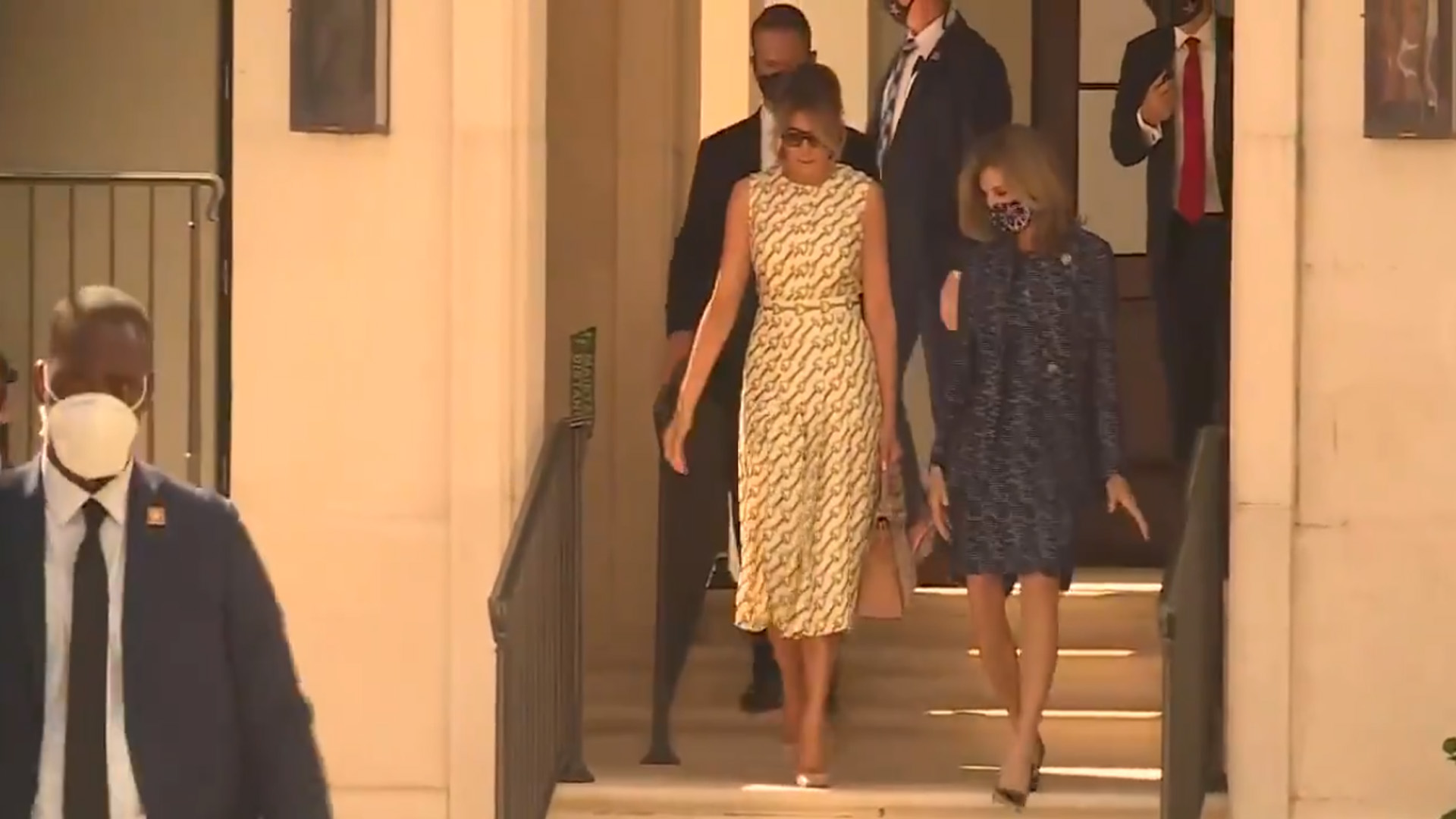 Melania Trump emitió su voto, sin cubrebocas, en Palm Beach, Florida