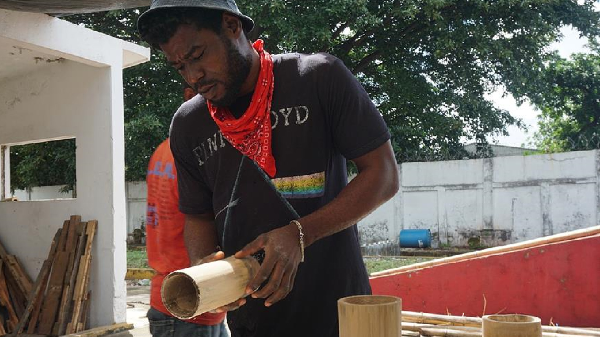 Migrantes varados en sureste de México hallan en el bambú una forma de subsistir - migrantes-varados-en-el-sureste-de-mexico-hallan-en-el-bambu-una-forma-de-vida-1