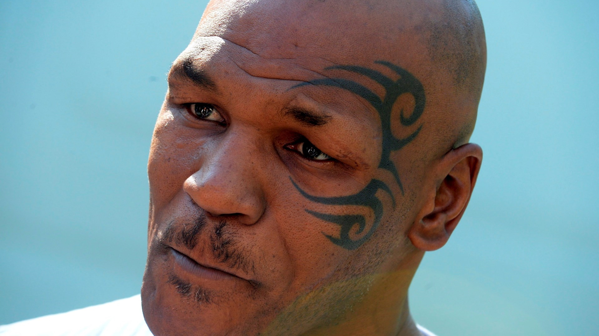 Mike Tyson confiesa que una droga le hizo regresar al boxeo
