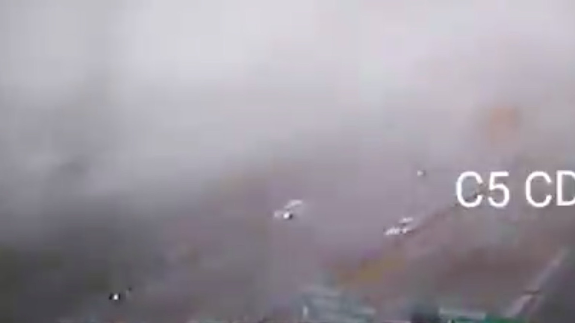 Reanuda operaciones el AICM tras suspensión por banco de niebla