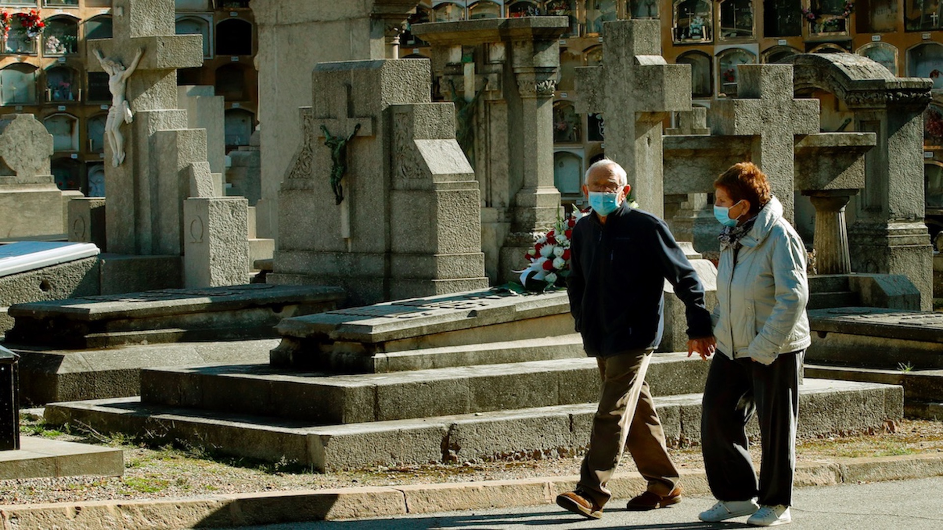 España confirma 15 mil 156 nuevos contagios y 328 muertos por COVID-19