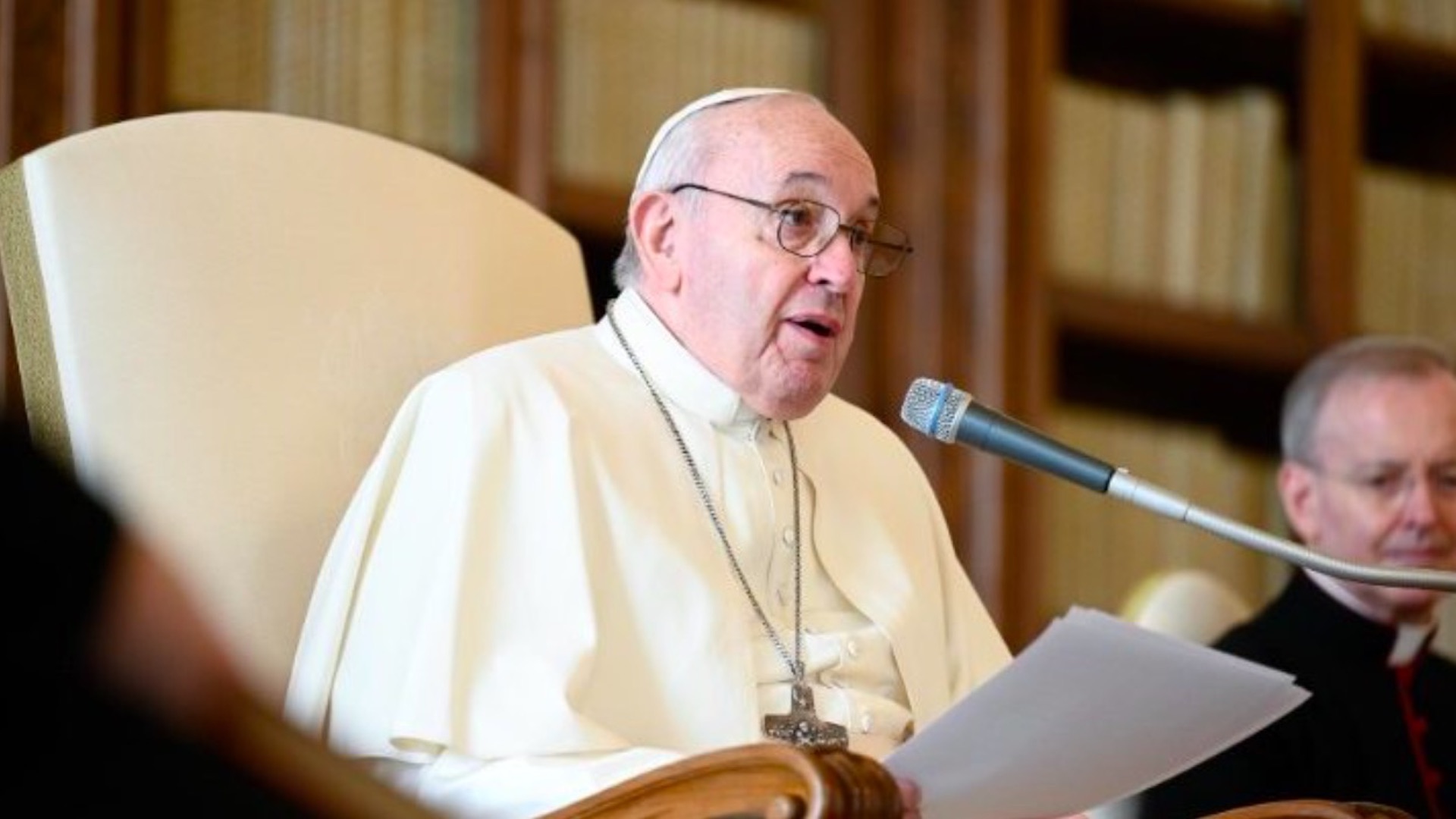 Pandemia de COVID-19 amplificó problemas en Latinoamérica, asevera papa Francisco