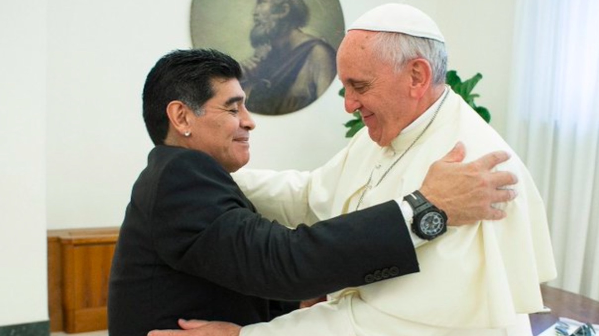 El papa Francisco recuerda “con afecto” y oración a Maradona