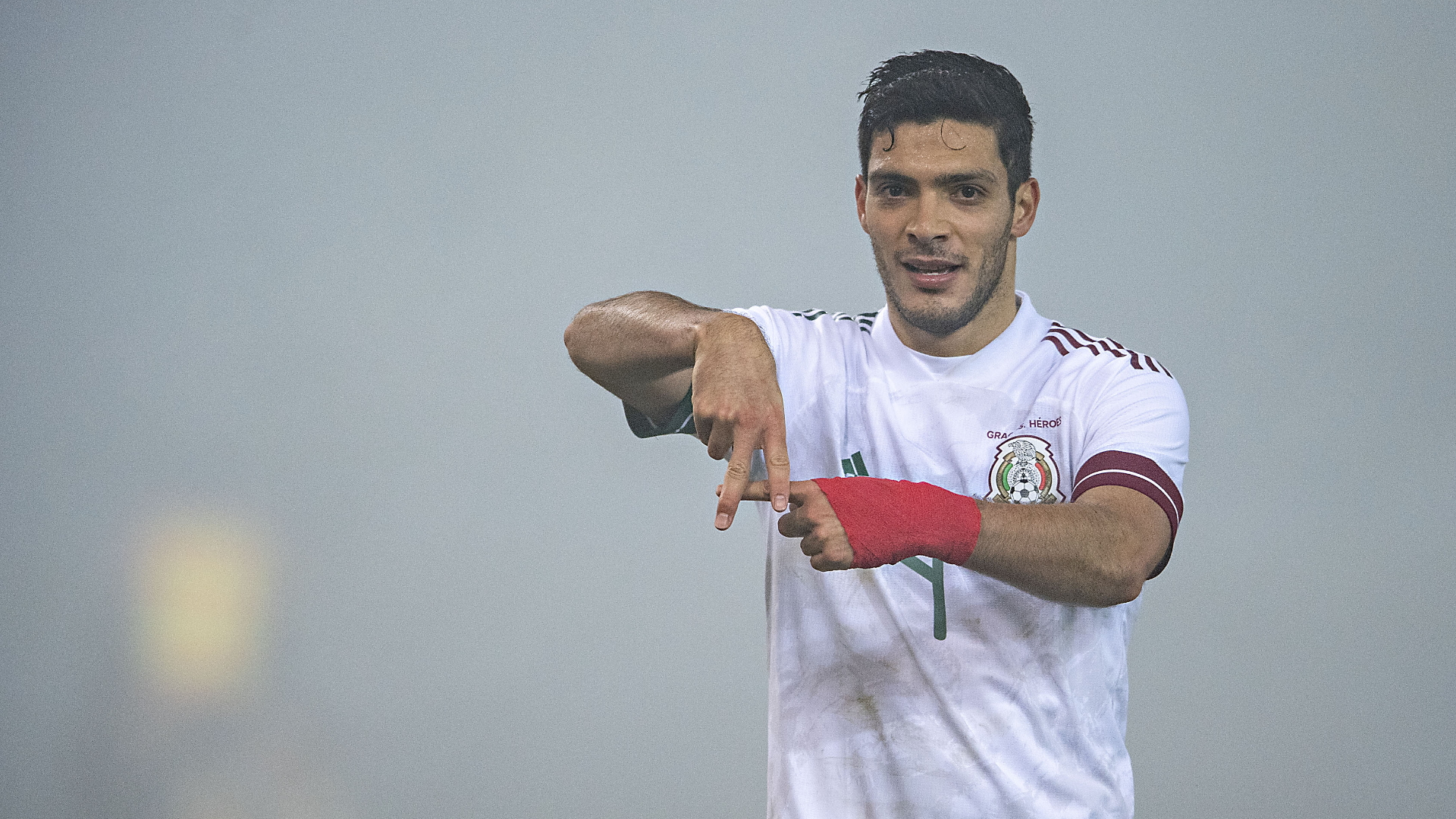 Raúl Jiménez regresa a Selección Mexicana para eliminatoria mundialista